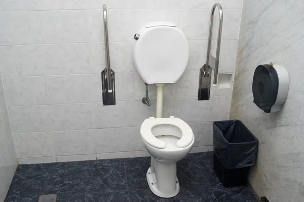 WC para personas con discapacidad — Foto de Stock