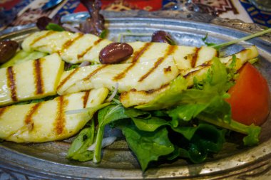 Grilled Halloumi Salad clipart
