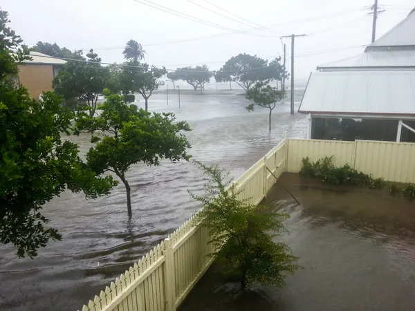 Översvämmade brisbane street — Stockfoto