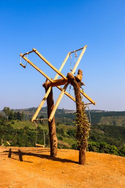 Arkha Tayland 'ı sallıyor.