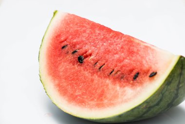 Beyaz arkaplanda karpuz
