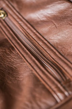 üzerinde kahverengi çanta fermuar