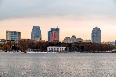 Kışın Başındaki İlk Kar - Nanhu Park 'taki Kış Sahnesi, Changchun, Çin