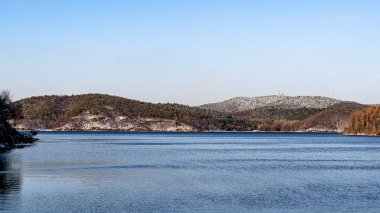 Çin Changchun 'daki Jingyuetan Ulusal Orman Parkı manzarası