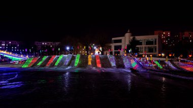 Changchun İşçi Parkı, Çin 'deki Buz ve Kar Parkı gece görüşü