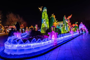 Nanhu Park, Changchun, Çin 'de buz ve kar ışığı sergisi