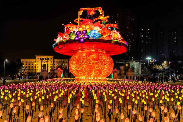 長春公園 中国の氷のランタン氷の彫刻庭園パーティーの夜景 — ストック写真