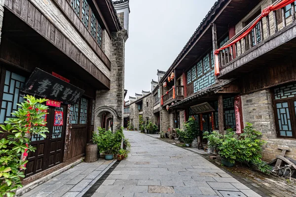 Guilin, Guangxi, Çin 'deki Dongqing Su Köyü halk mimarisi