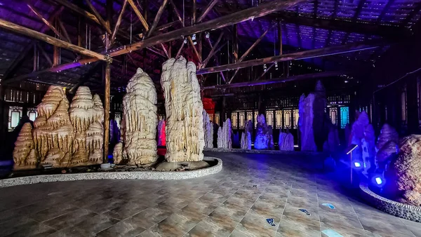 Dongqing Water Village Guilin City Guangxi China Stalactite Exhibition Hall — стоковое фото