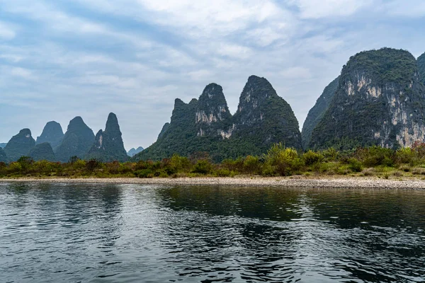 Guangxi, Çin 'deki Lijiang Nehri Sahnesi Sahnesi