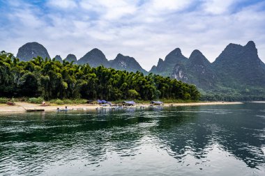Guangxi, Çin 'deki Lijiang Nehri Sahnesi Sahnesi