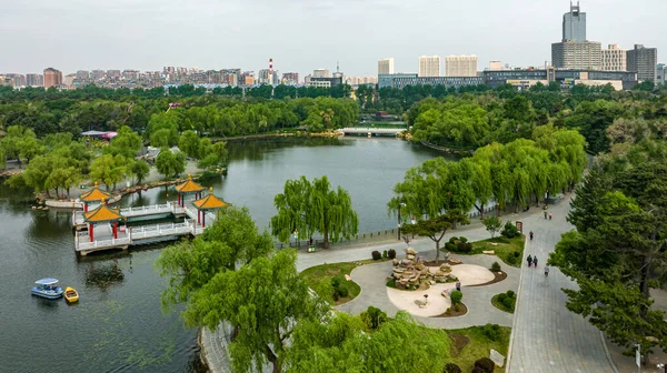 中国長春市の南湖公園の風景 — ストック写真