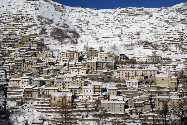 Encosta da cidade nos Alpes — Fotografia de Stock