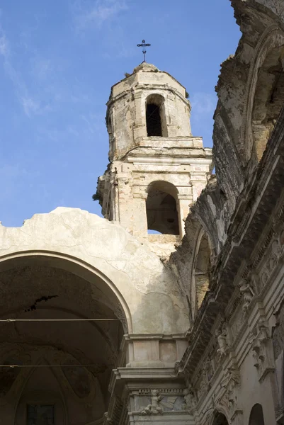 Deprem tarafından kilise kalıntıları — Stok fotoğraf