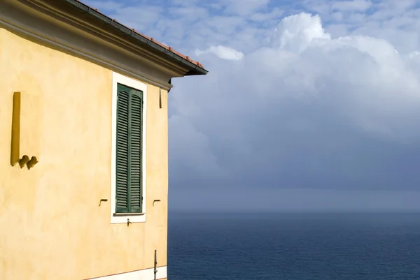 Casa en el mar — Foto de Stock