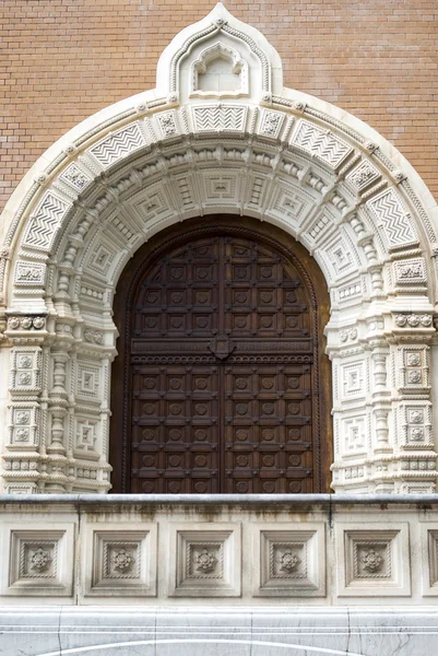 Antique door entrance — Stock Photo, Image