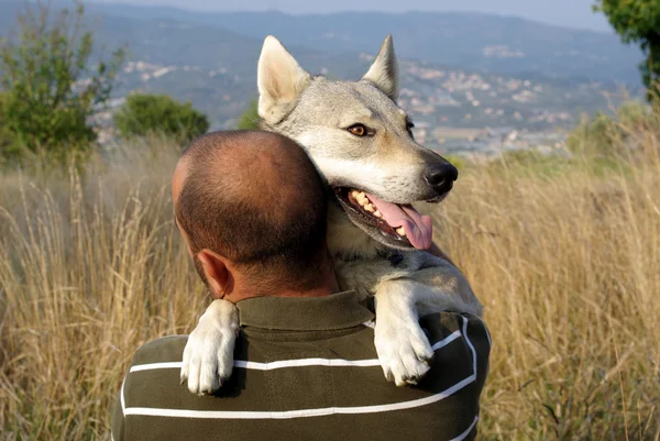 犬を連れた男 — ストック写真