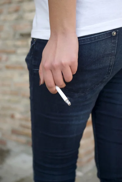 Zigarette rauchen — Stockfoto