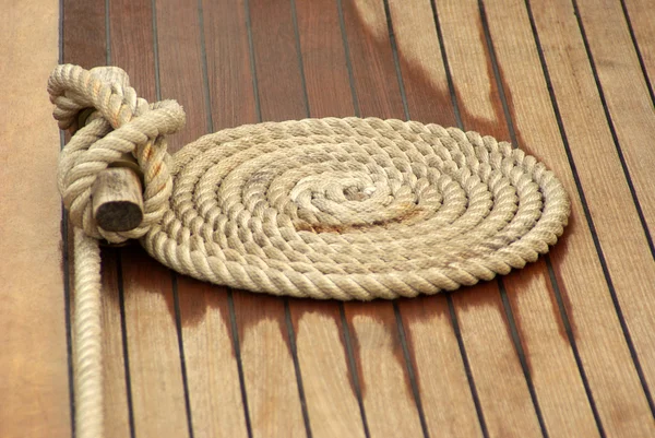 Cuerda en cubierta — Foto de Stock
