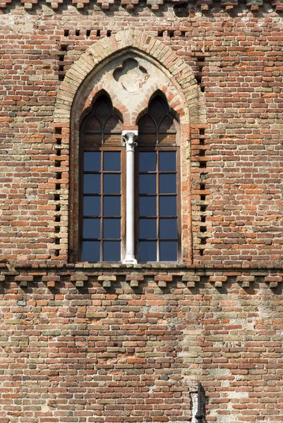 Mittelalterliches Fenster — Stockfoto