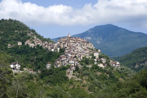 Apricale。意大利古村 — 图库照片