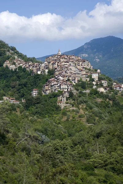 Apricale. gamla byn i Italien — Stockfoto