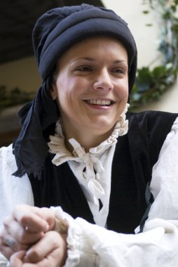 Katılımcı Ortaçağ kostüm partisi