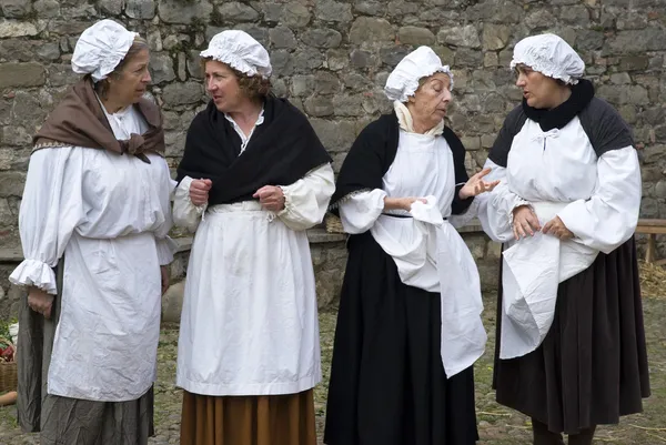 Partecipanti alla festa in costume medievale — Foto Stock