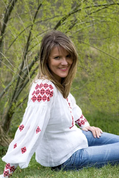 Ukrainian woman in traditional dress — Stock Photo, Image