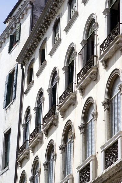 Fassade eines Palastes in Venedig — Stockfoto