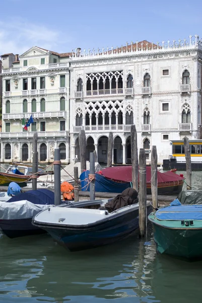 Buildings on the Grand Canal in Venice — Stock Photo, Image