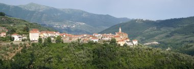 aurigo. İtalya liguria bölgesinin antik köy