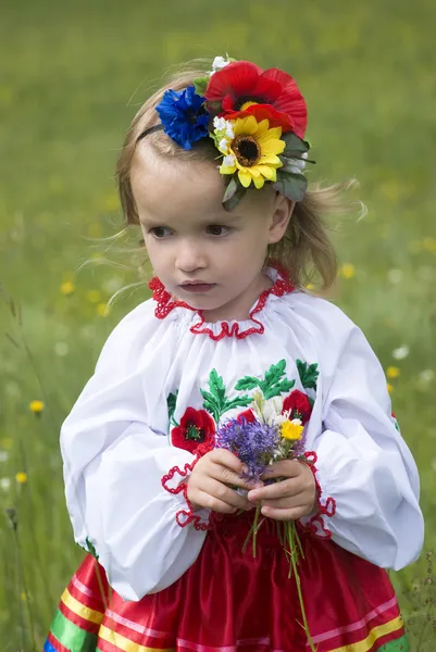 Malá holčička v ukrajinské kroji — Stock fotografie