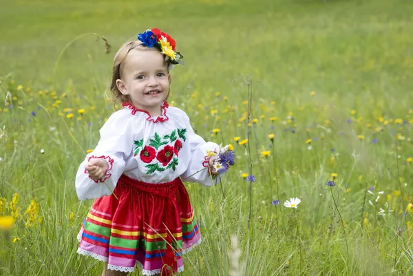 Malá holčička v ukrajinské kroji — Stock fotografie