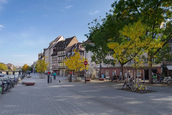 Strasburgo Francia Ottobre 2021 Canale Del Fiume Ill Con Passeggiata — Foto Stock