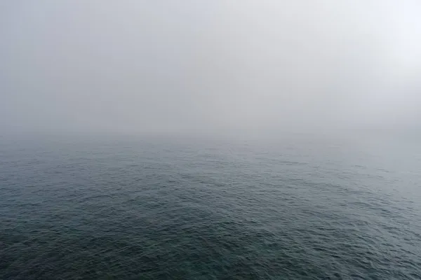 Der Nebel Vom Meer Der Die Ligurische Küste Umhüllt Italien — Stockfoto