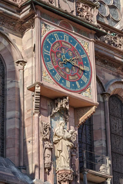 Relógio Astronómico Exterior Catedral Notre Dame Estrasburgo Alsácia França — Fotografia de Stock