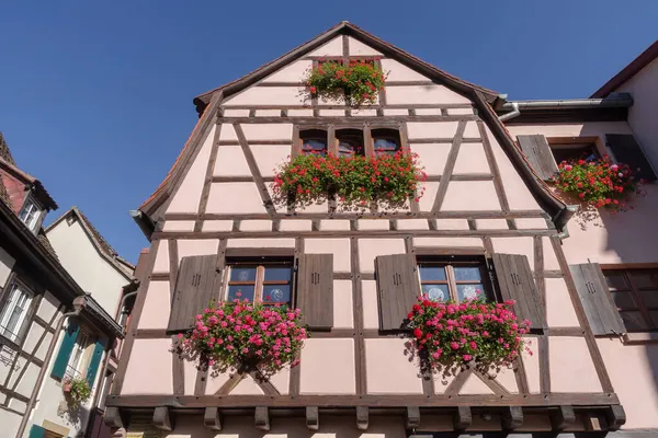 Fransa Nın Alsace Bölgesindeki Eski Colmar Kasabasında Geleneksel Yarı Ahşap — Stok fotoğraf