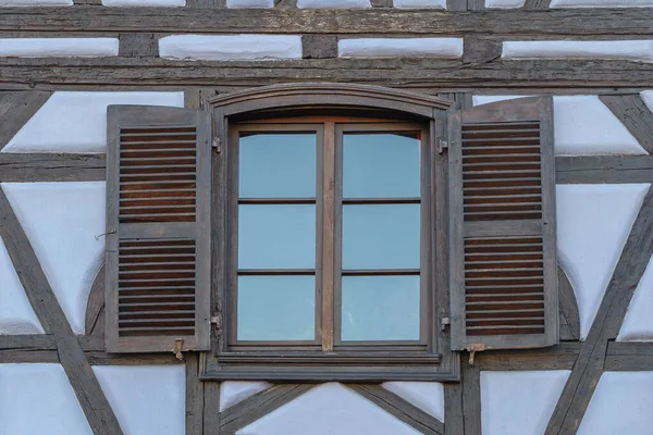 Fasad Traditionella Alsace Korsvirkeshus Little Venice Turistdistrikt Colmar Gamla Stan — Stockfoto