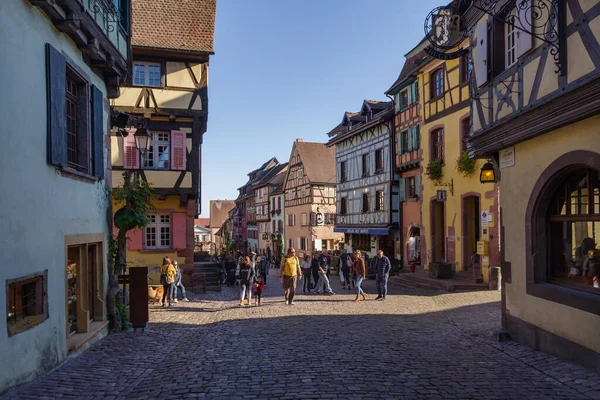 Riquewihr Frankreich Oktober 2021 Blick Entlang Der Fußgängerzone Des Mittelalterlichen — Stockfoto