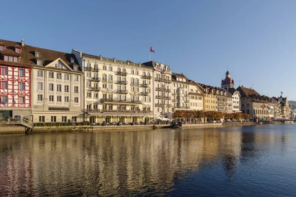Lucerne Swiss Pemandangan Bangunan Bersejarah Sepanjang Tepi Sungai — Stok Foto