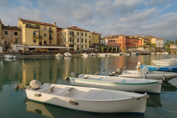 Waterfront Peschiera Del Garda Uma Comuna Italiana Região Vêneto Província — Fotografia de Stock