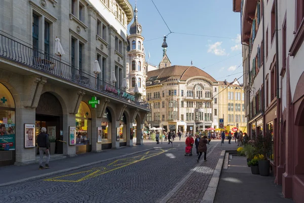 Bazylea Szwajcaria Października 2021 Widok Wzdłuż Ulicy Centrum Starego Miasta — Zdjęcie stockowe