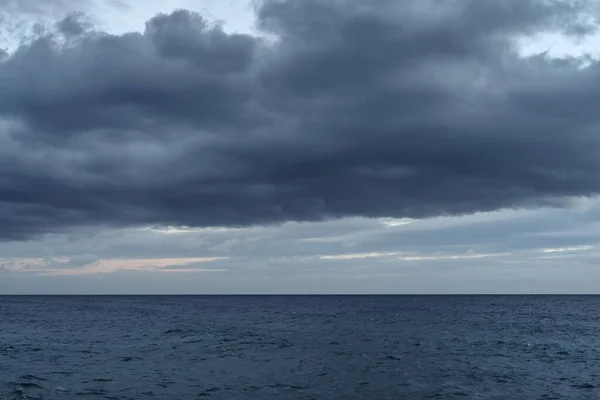 Кучевые Облака Зависли Над Лигурийским Морем Италия — стоковое фото