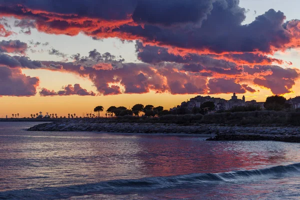 Dramatic Colorful Clouds Sunset Cityscape Silhouette Imperia Liguria Italy —  Fotos de Stock