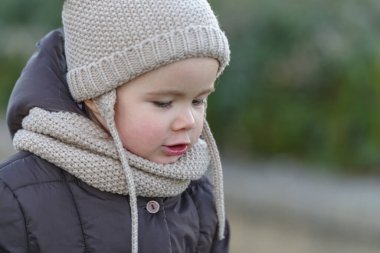 2 years child outdoors portrait