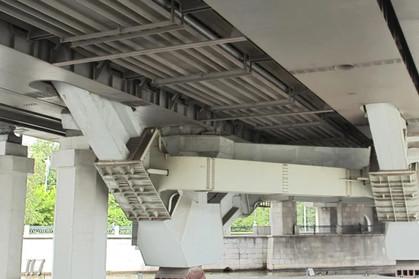 Pontes do outro lado do rio — Fotografia de Stock