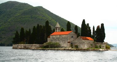 Deniz, dağlar, eski şehir