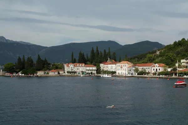 Sea, mountains, old town — Stock Photo, Image