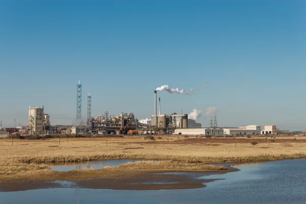 Fabriek buitenkant — Stockfoto